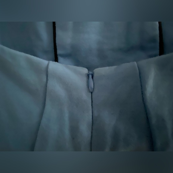 CUE flattering panel dress - Picture 7 of 7